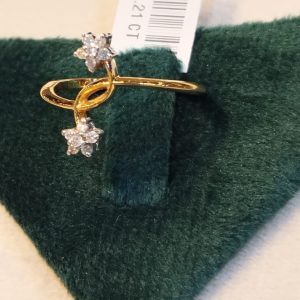 Diamond ladies ring